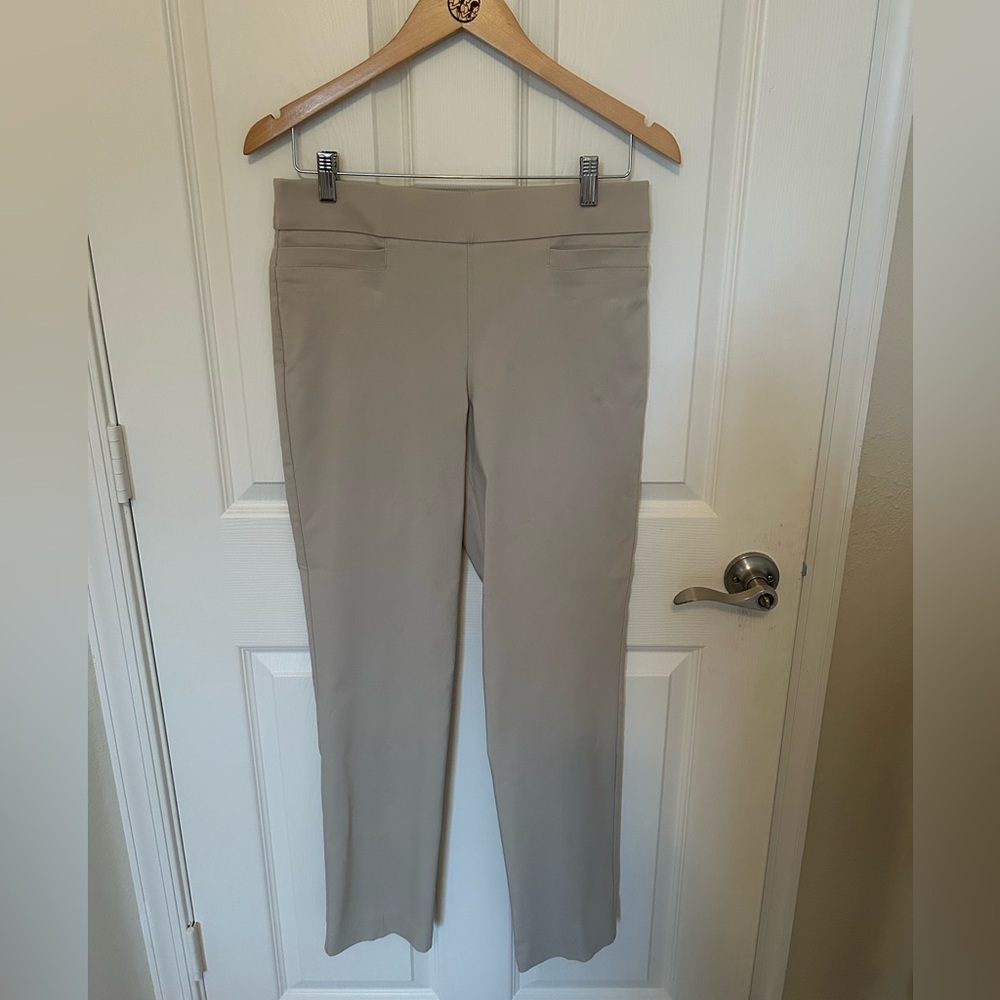 JM Collection Women's Straight Leg Pants in Tan size small